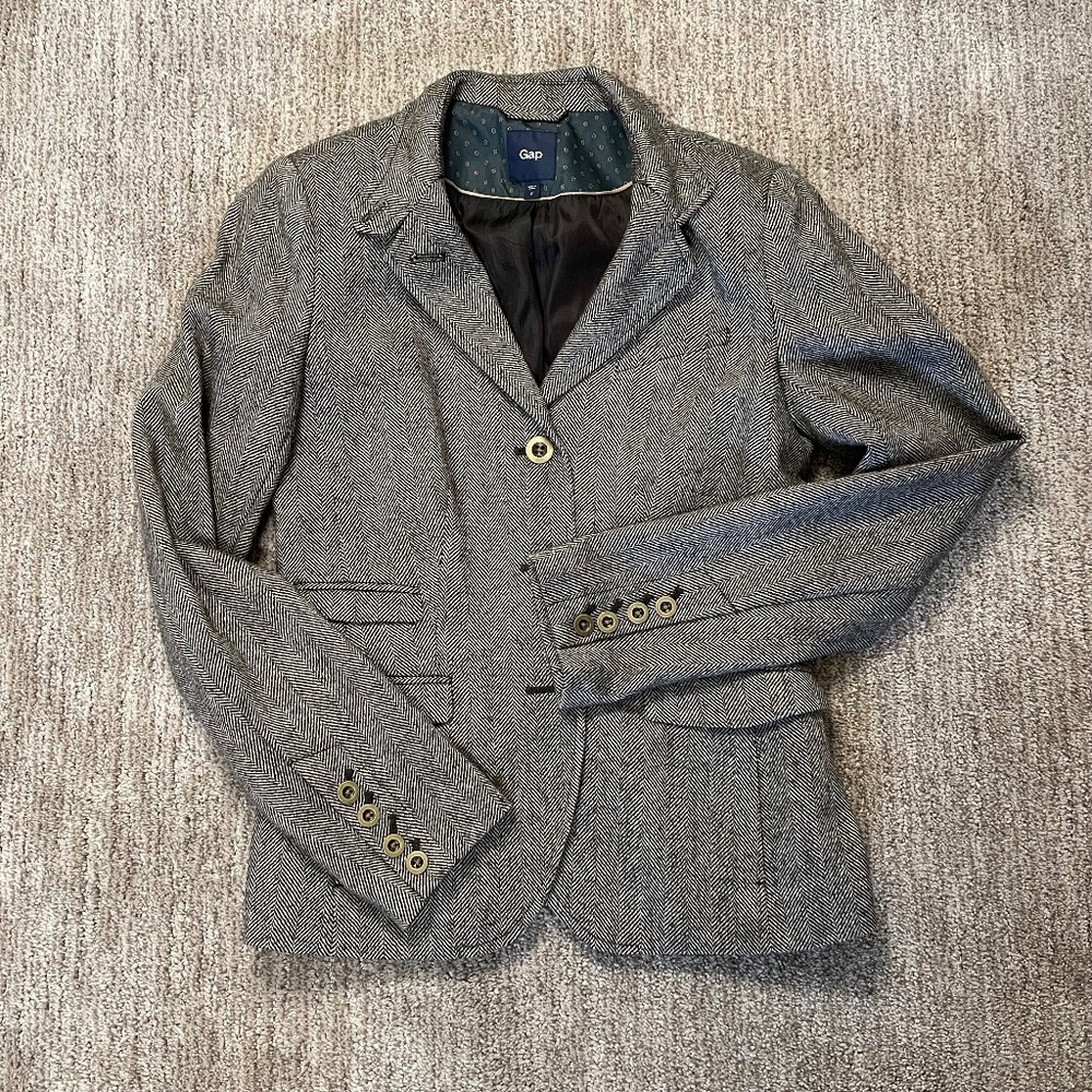 Classic Brown Herringbone Blazer – Size‎ 4